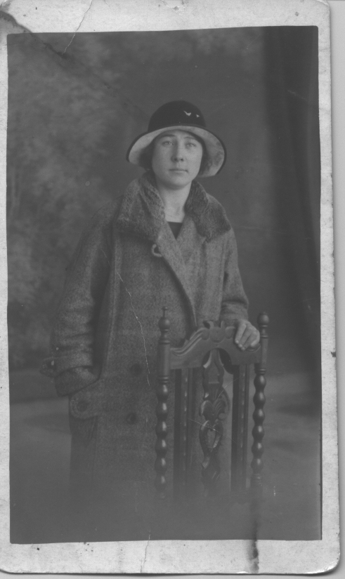 Klik voor foto in apart venster hw_hop_1905_verlovingsfoto_feb_1928_torrestraat_51_i.jpg